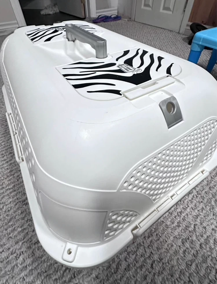 Pet Carrier - USED - photo 3