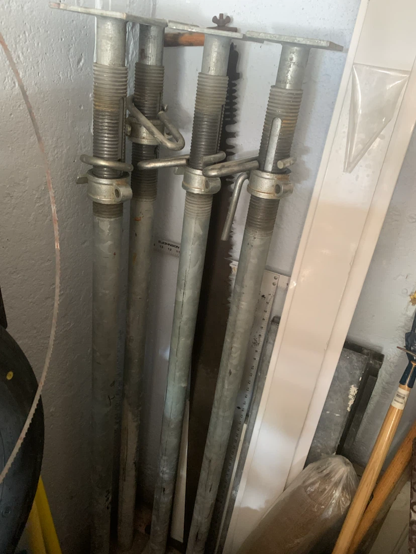 Set of 4 Adjustable Steel Screw Jacks