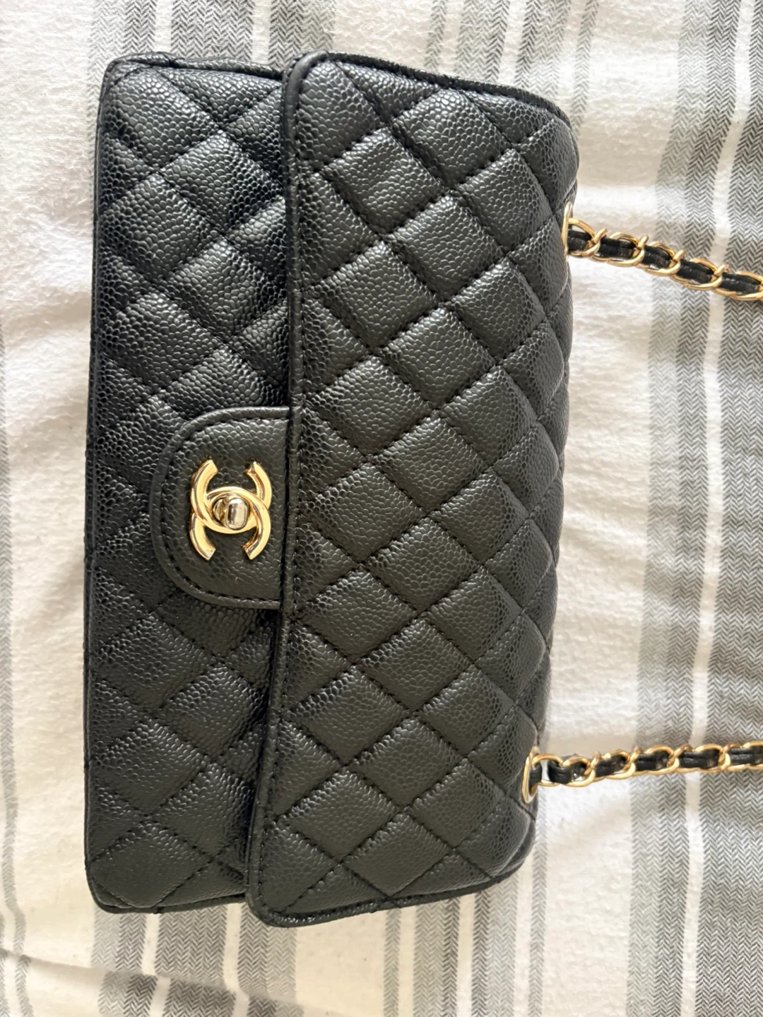 Chanel Classic Flap Bag - photo 2