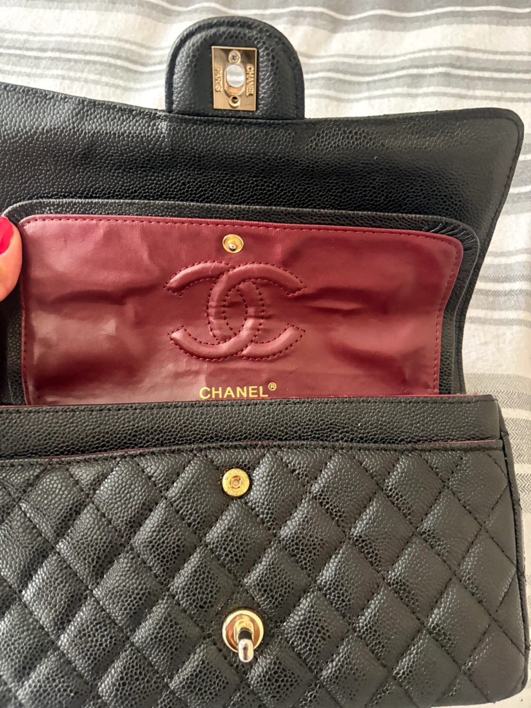 Chanel Classic Flap Bag - photo 4