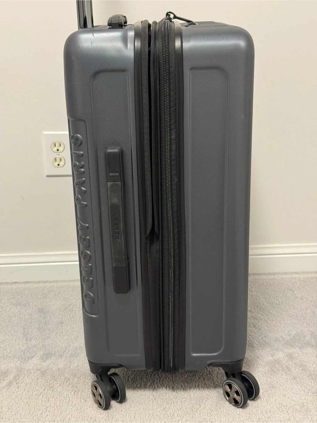 2 Delsey Paris Expandable Hard-Shell Suitcases (26 & 27 inch) - photo 3