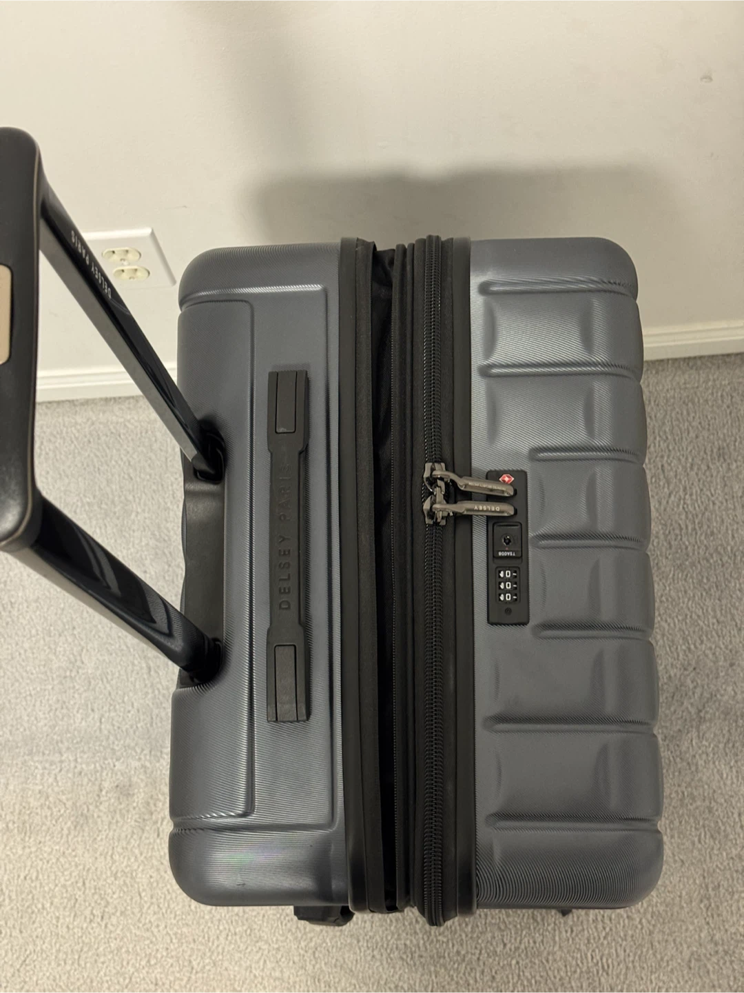 2 Delsey Paris Expandable Hard-Shell Suitcases (26 & 27 inch) - photo 4