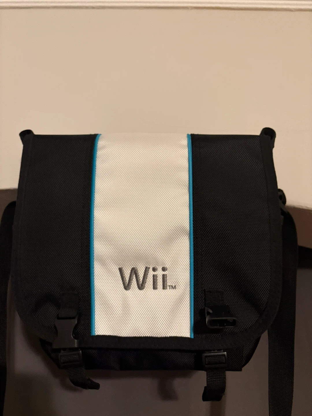 Nintendo Wii Messenger Carry Case - photo 2