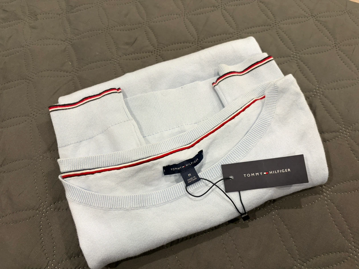 Tommy Hilfiger Sweater - Sky Blue - Never worn