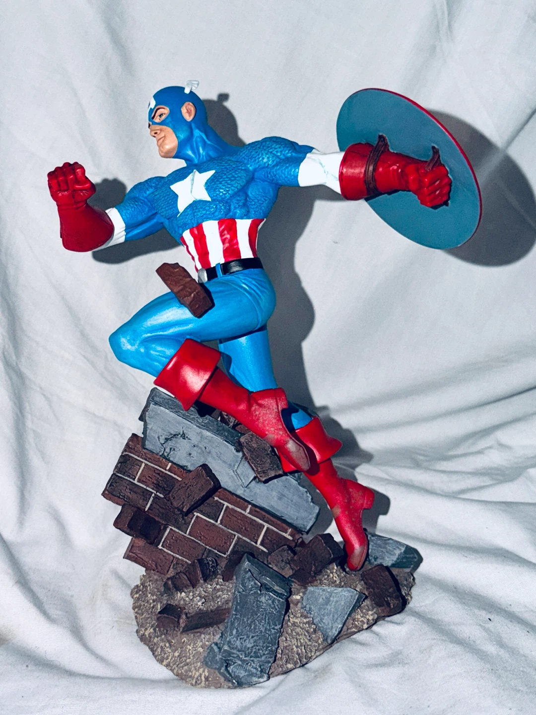 Diamond Select Toys Captain America Statue - photo 5