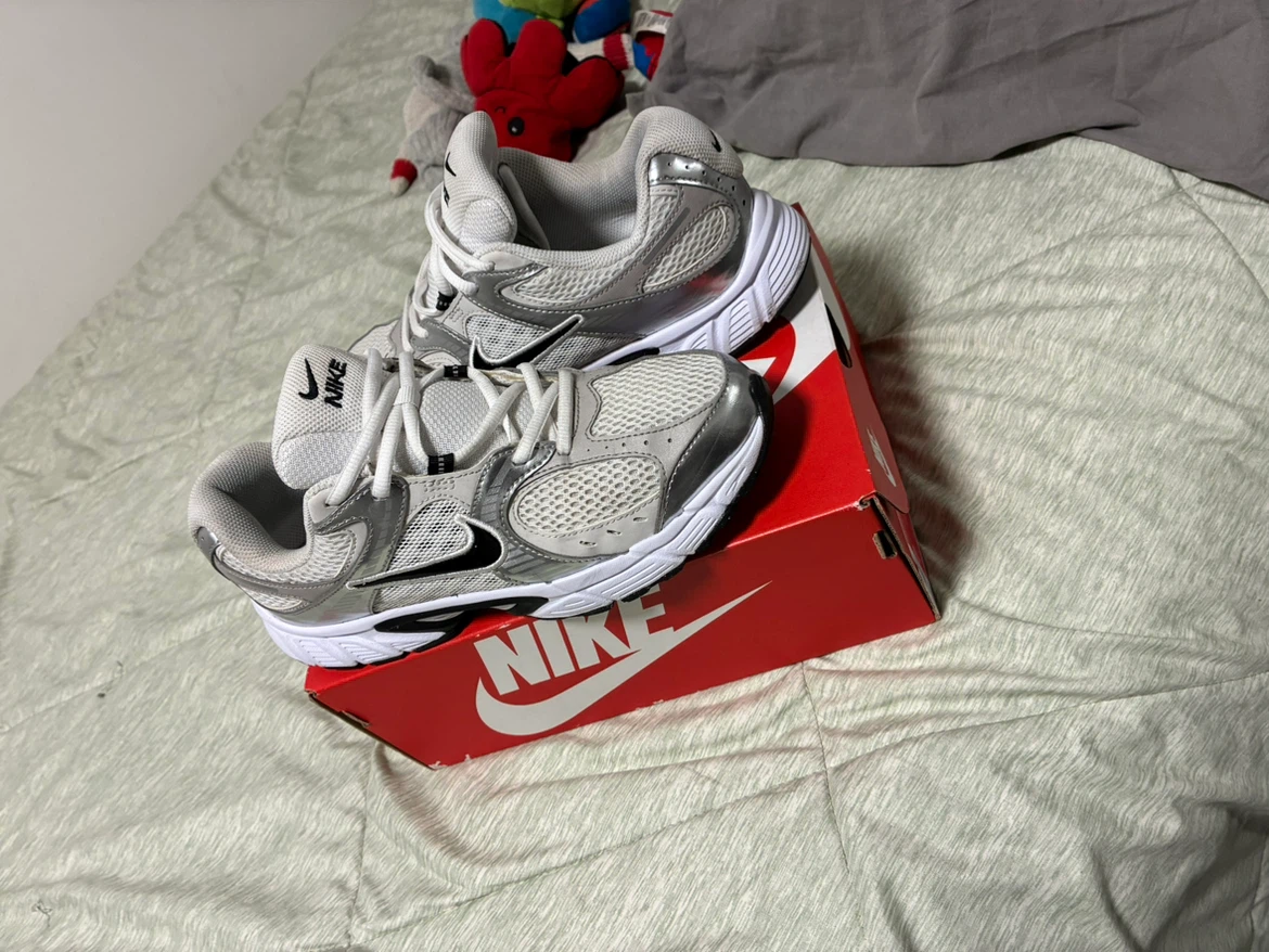 Nike Sneakers White/Silver Size 7Y - photo 2