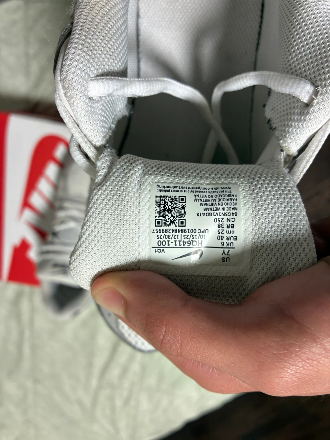 Nike Sneakers White/Silver Size 7Y - photo 3