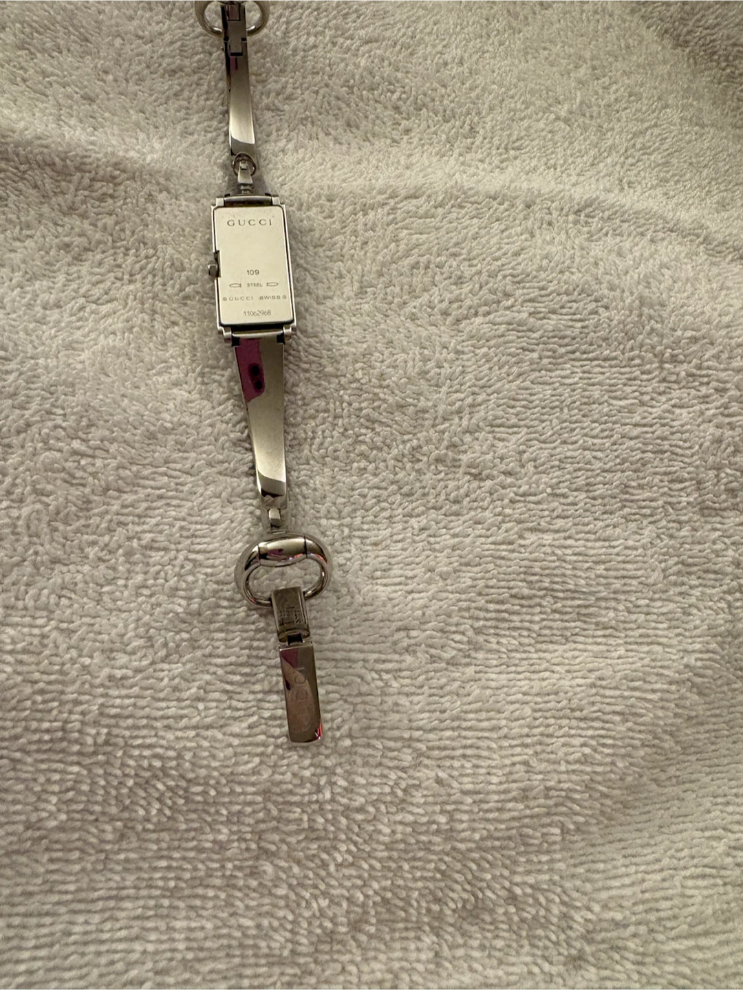 Gucci 109 Women's Bangle Watch - photo 3