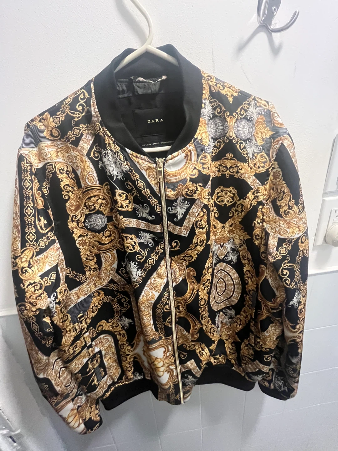 Zara Black and Gold Print Bomber Jacket - photo 2