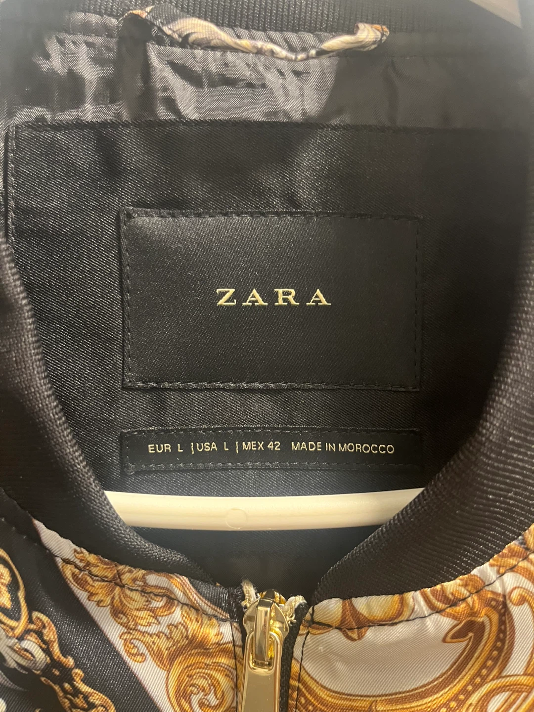 Zara Black and Gold Print Bomber Jacket - photo 3