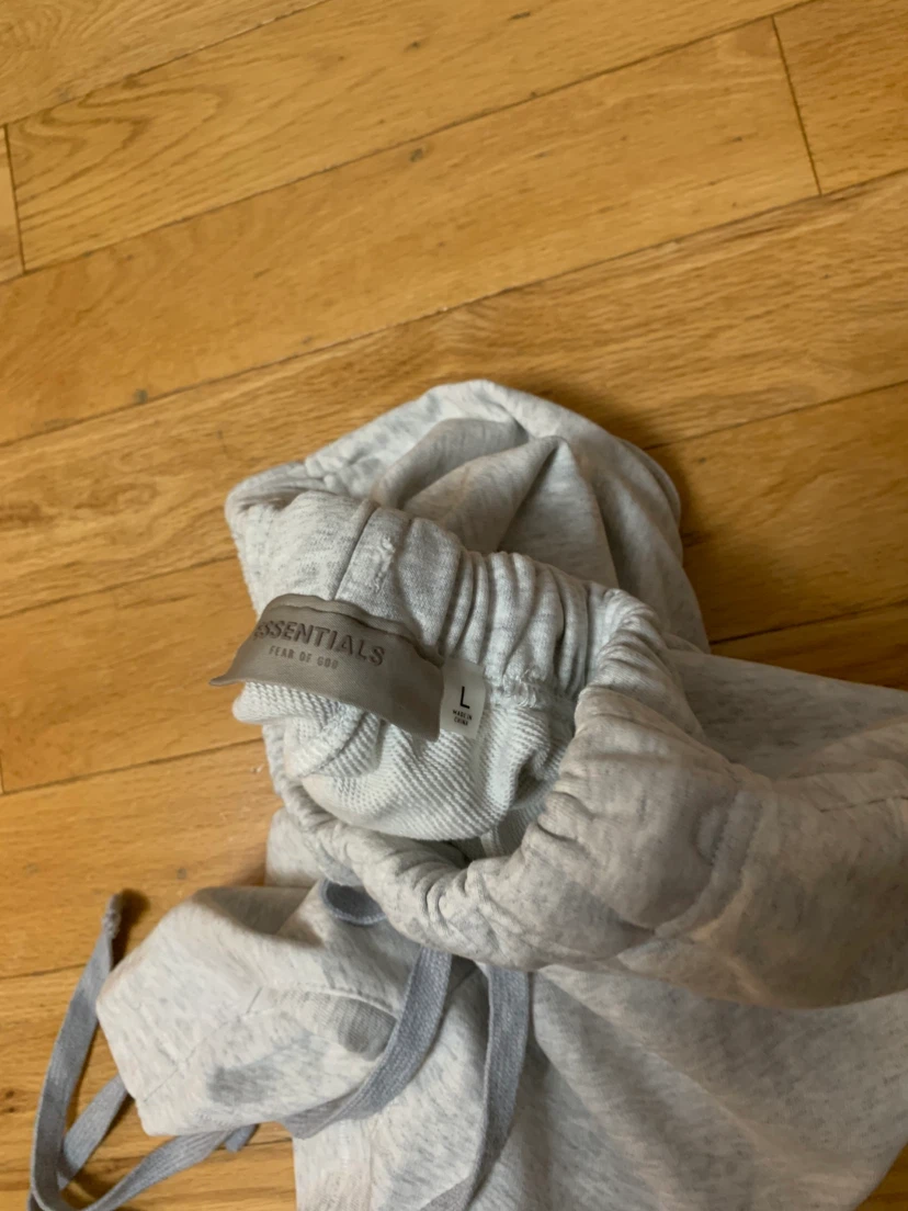 Essentials Fear of God Grey Shorts - Large - photo 2