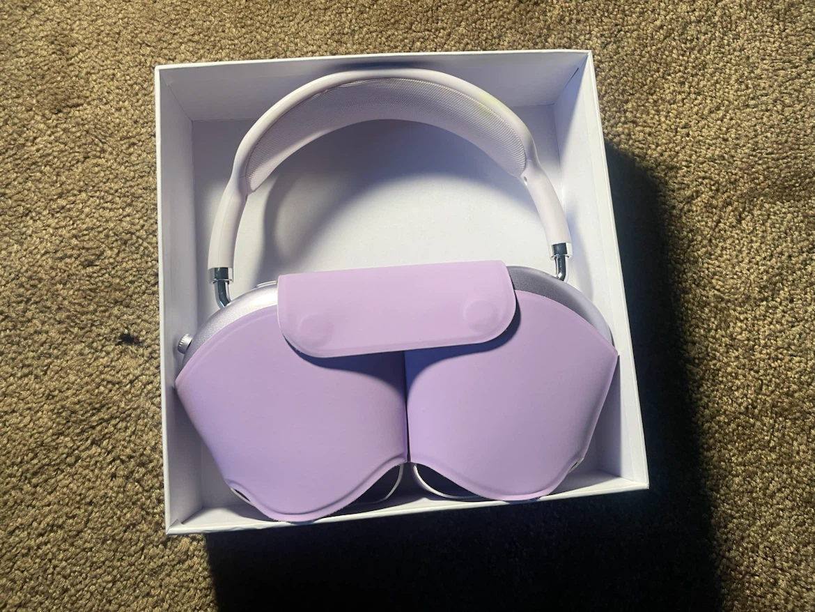 Purple Apple AirPods Max - photo 2