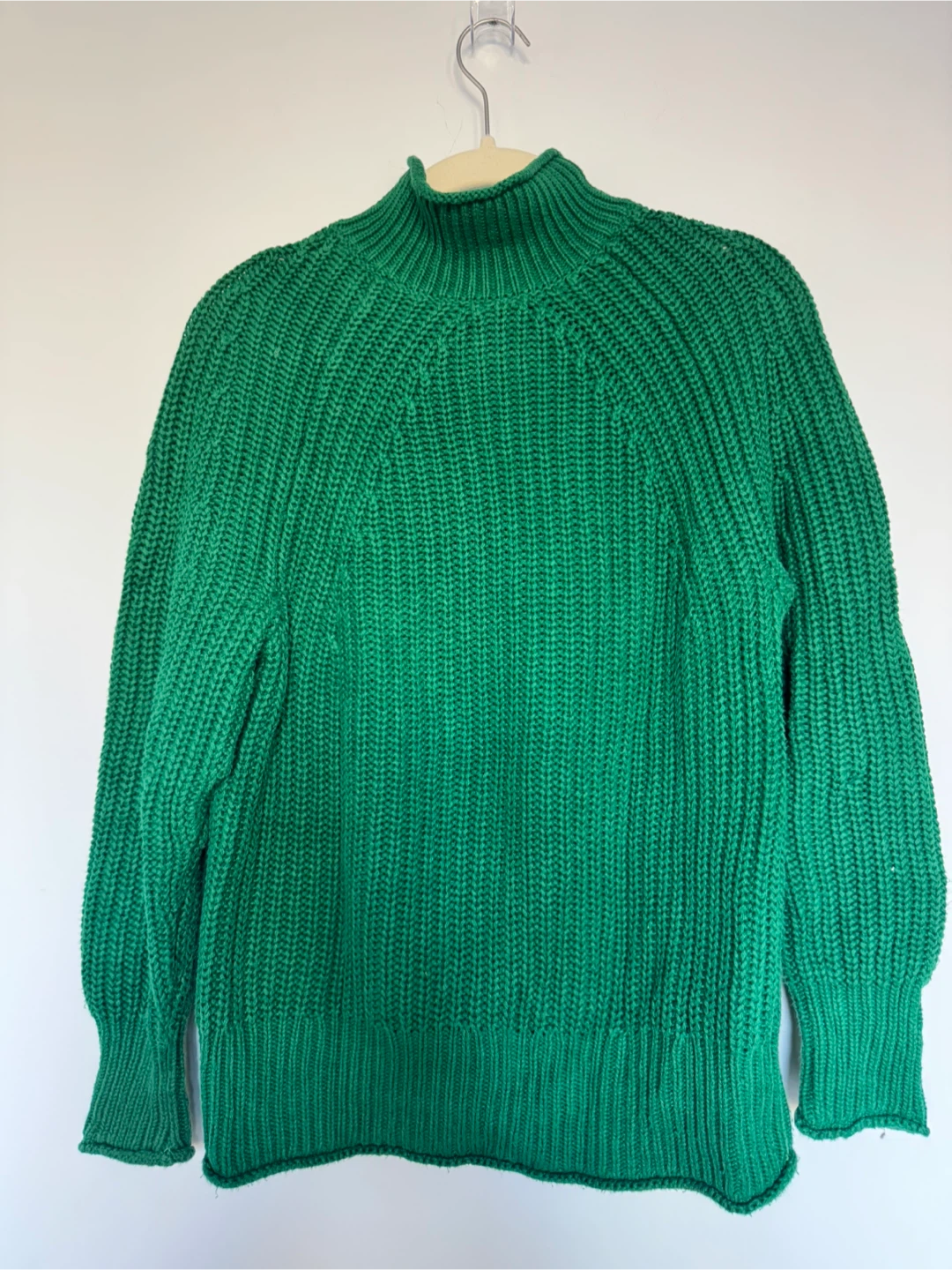 Women’s sweaters - details in the images - photo 4