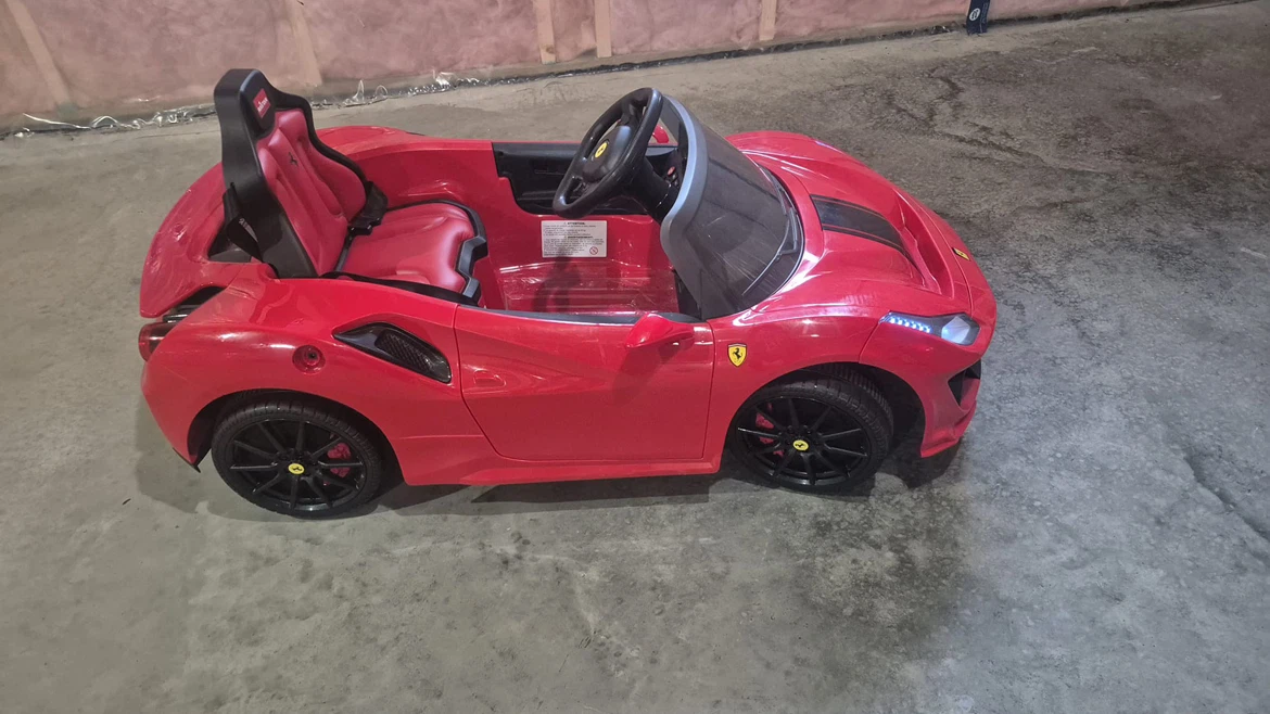 Ferrari Ride-On Car - photo 3