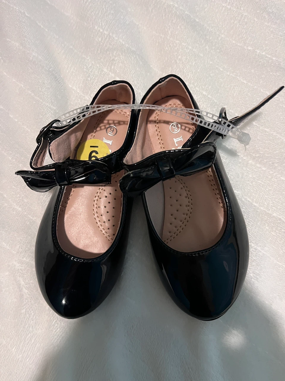 Link Comfort Black Patent Shoes Size 9