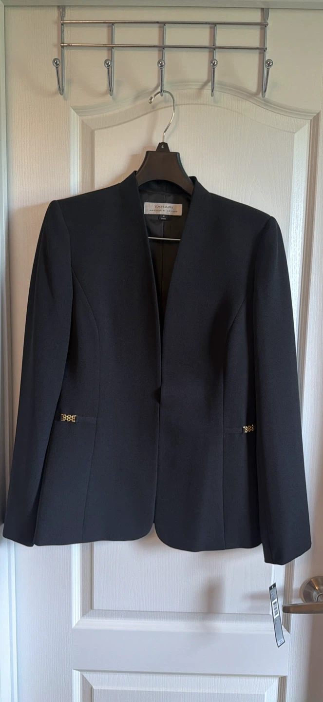 New Tahari Arthur S. Levine 2-Piece Pant Suit: size 4 - photo 2