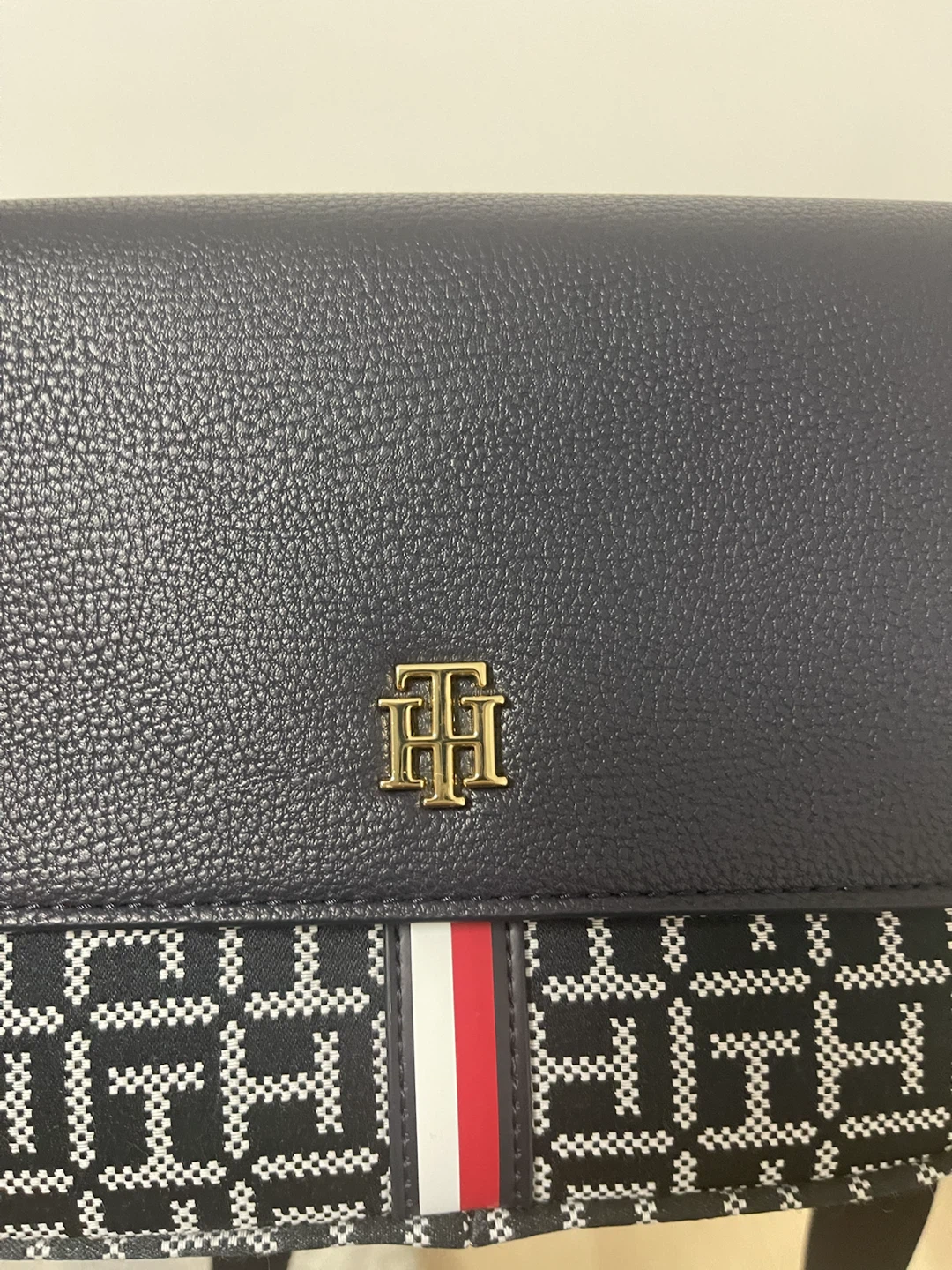 Tommy Hilfiger Monogram Crossbody Bag - photo 4