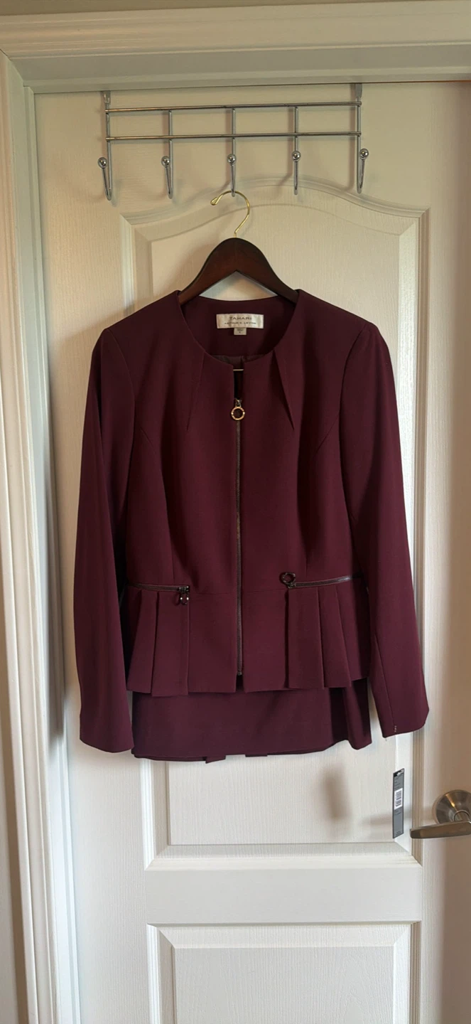 New Tahari Arthur S. Levine Wine 2-Piece Suit -Size 6