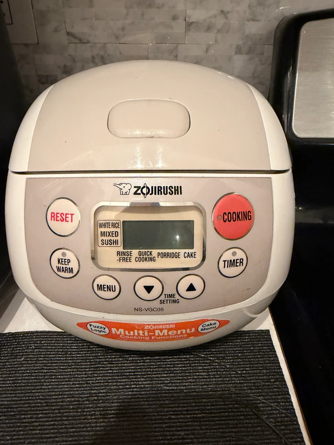 Zojirushi NS-VGC05 3-Cup Rice Cooker