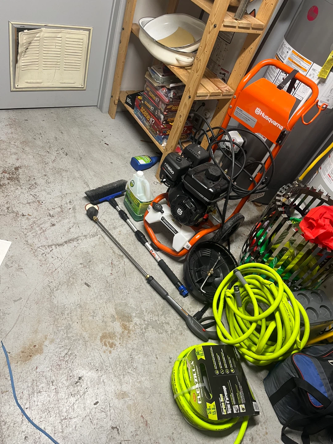 Husqvarna PW3200 Pressure Washer with extra attachments