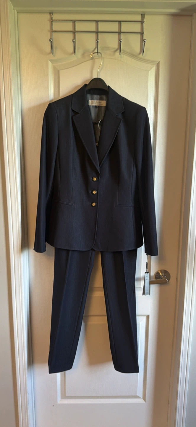 New Tahari Arthur S. Levine Navy Pant Suit - Size 6