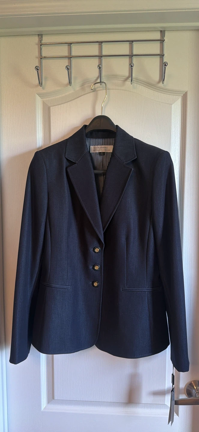 New Tahari Arthur S. Levine Navy Pant Suit - Size 6 - photo 2