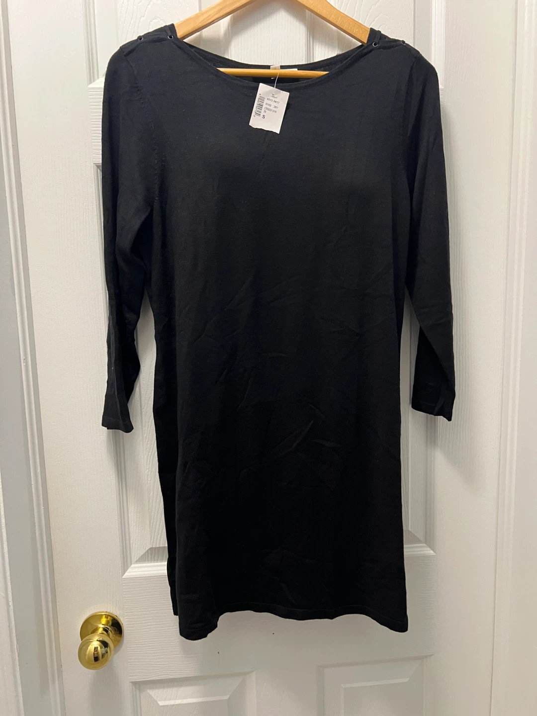Black long-sleeve knit tunic