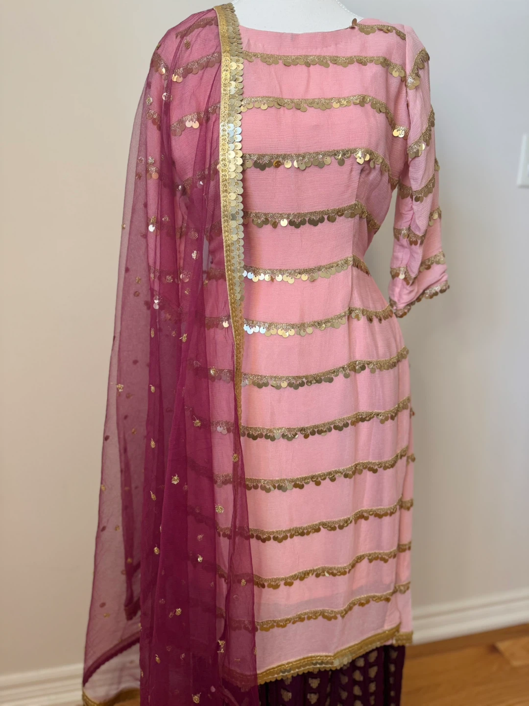 Beautiful Sharara suit size 34 - photo 2