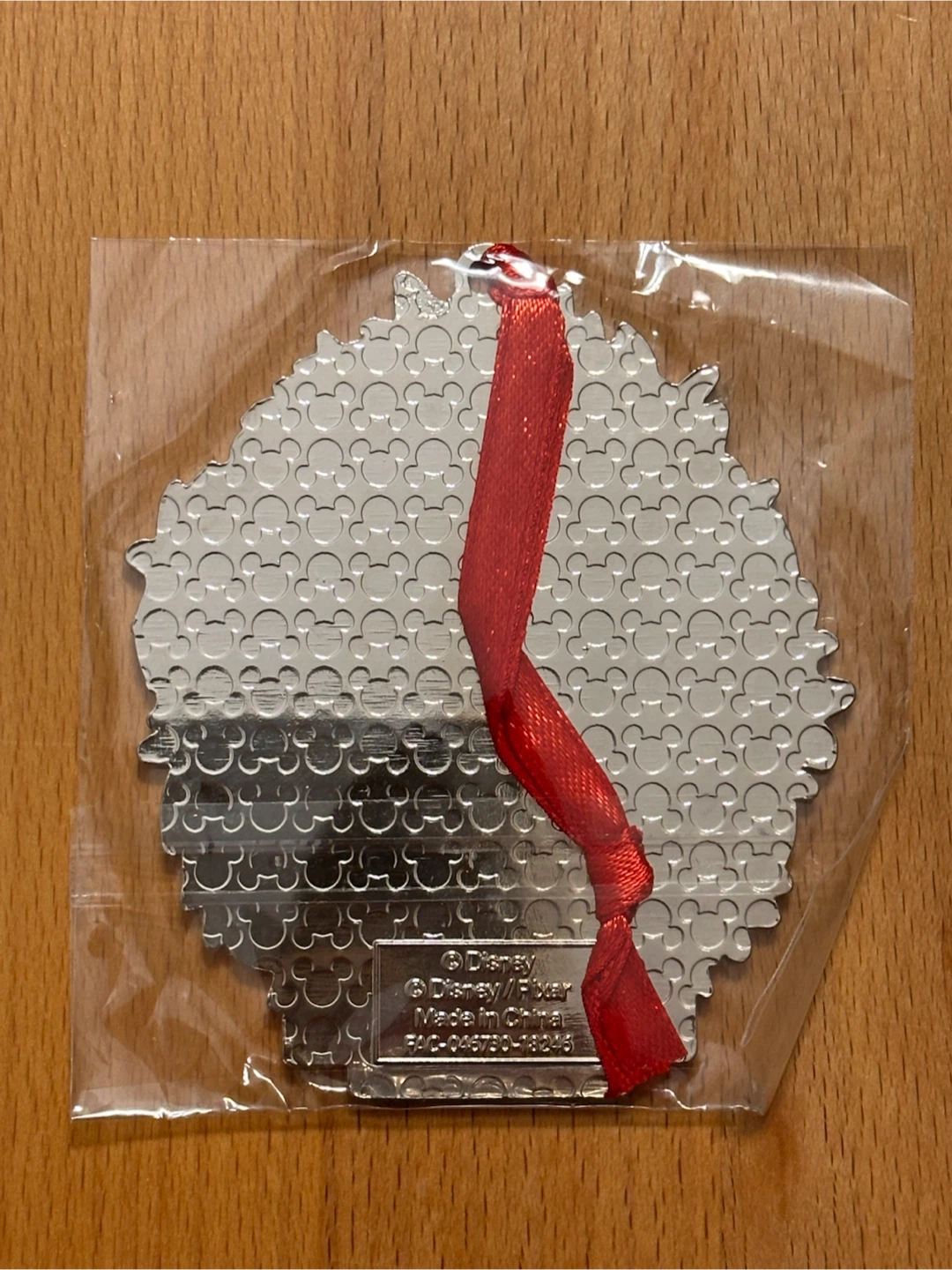 Disney Incredibles 2018 Holiday Ornament Pin - photo 2