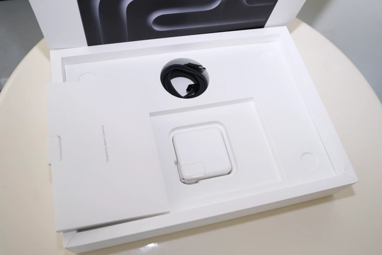 Like New MacBook Pro 14 M4 1 TB 16 GB - photo 3