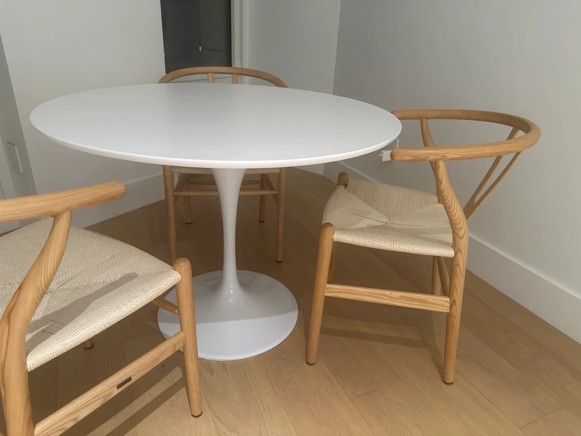 Tulip Dining Table with 3 Wooden Chairs - photo 2