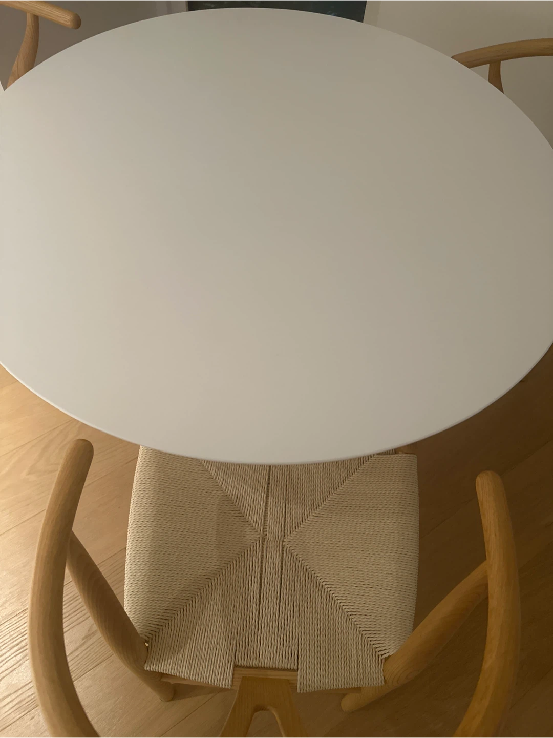 Tulip Dining Table with 3 Wooden Chairs - photo 3
