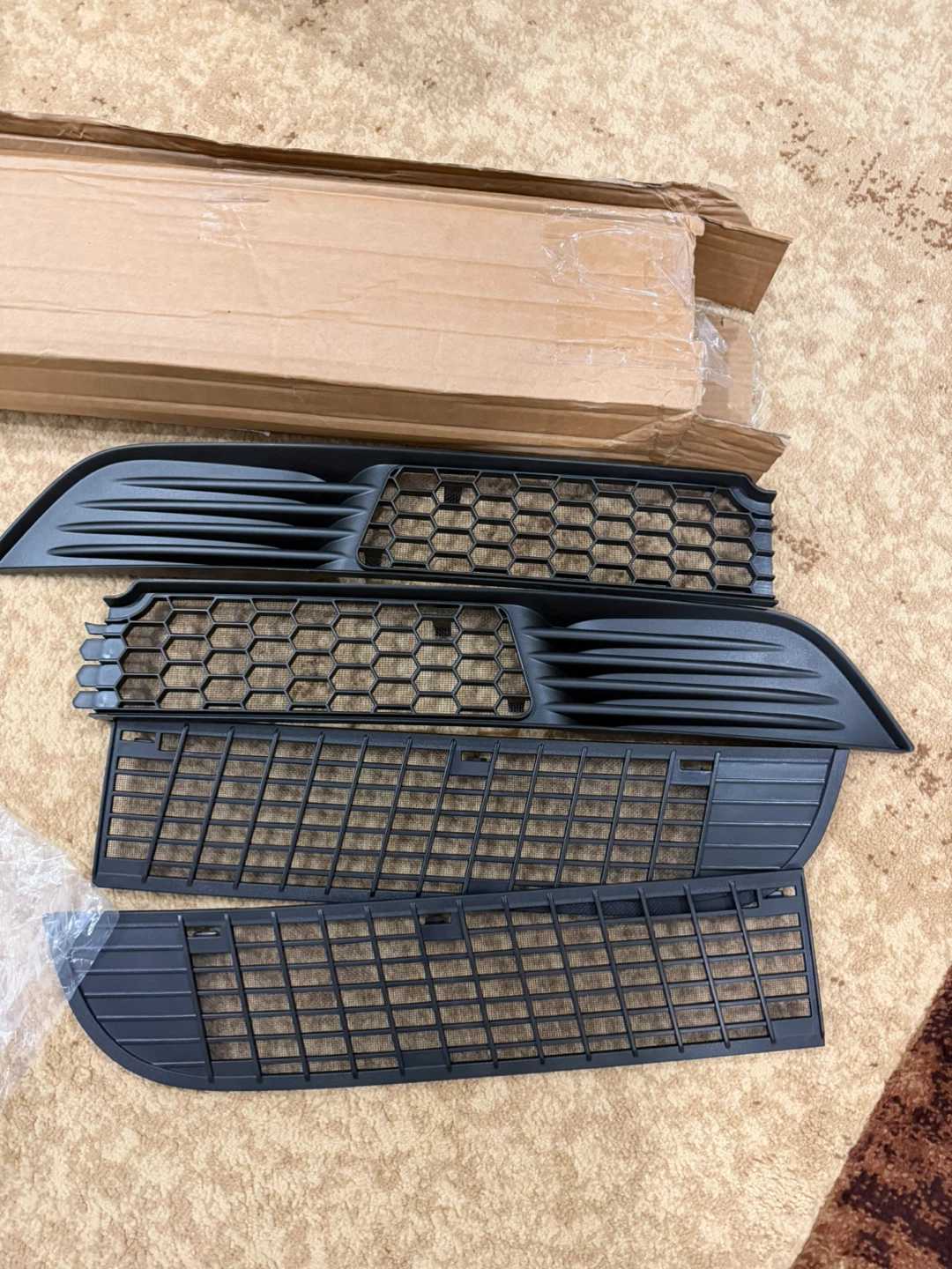 PREMIUM Tesla model Y front/hood grille set