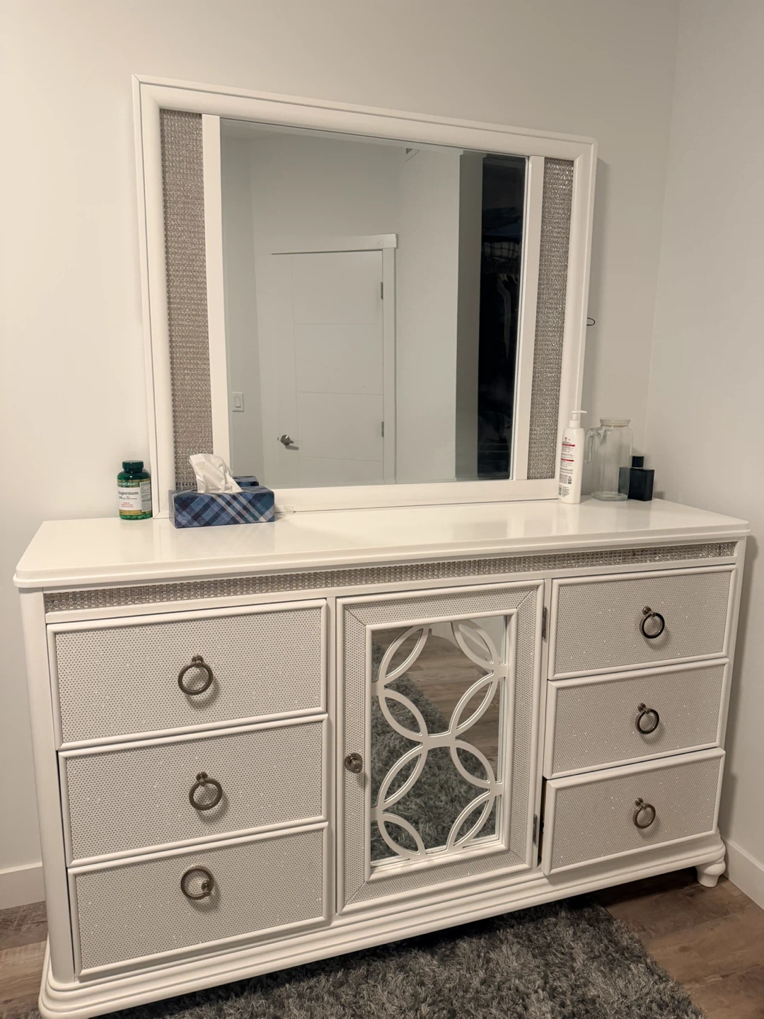 Ava Bedroom 7-Drawer Dresser with LED Light - photo 2