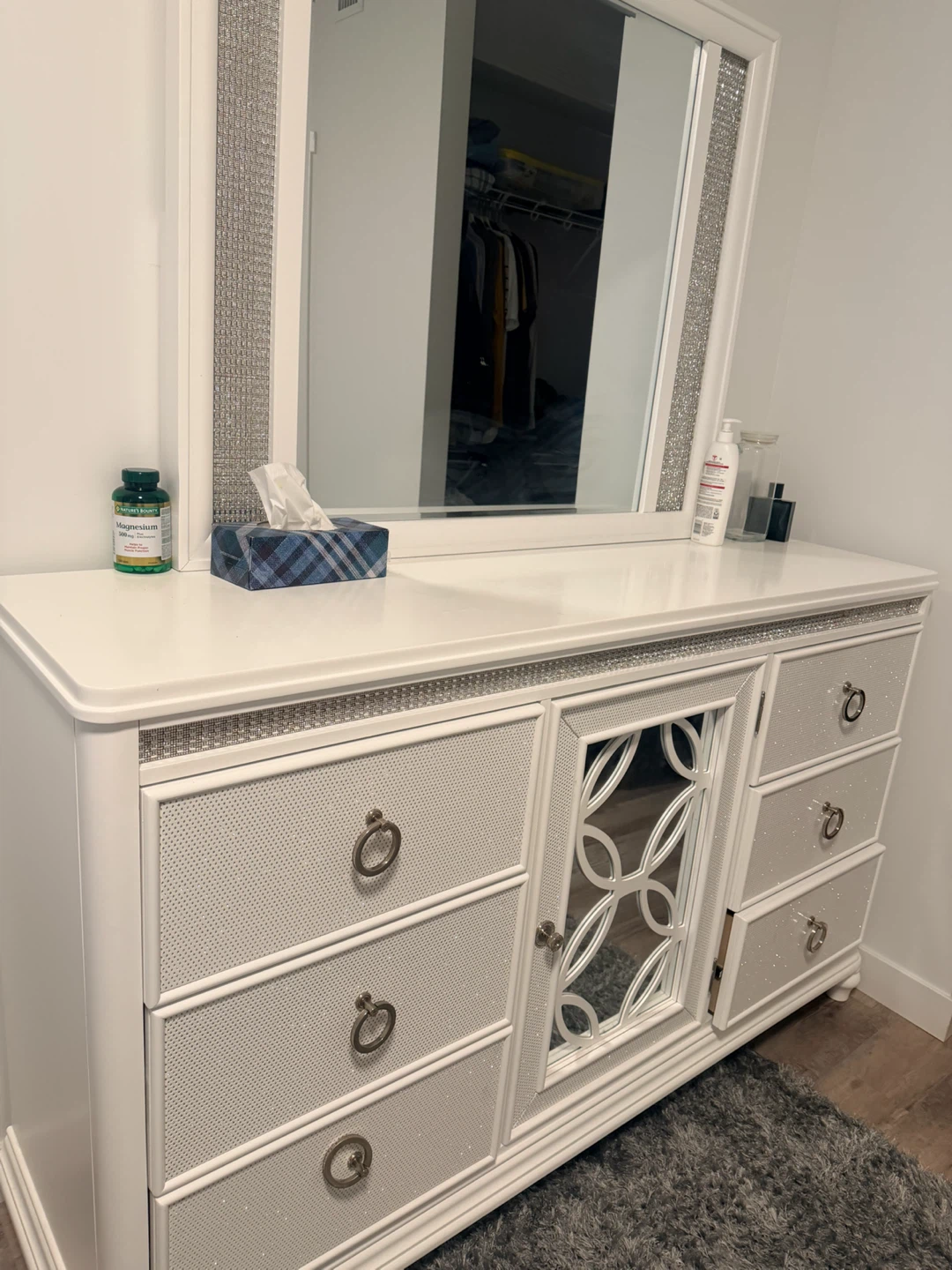Ava Bedroom 7-Drawer Dresser with LED Light - photo 3