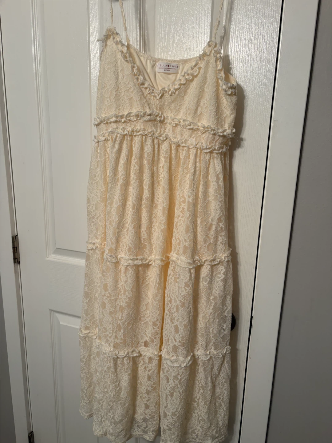 Stella Cruz cream lace tiered dress