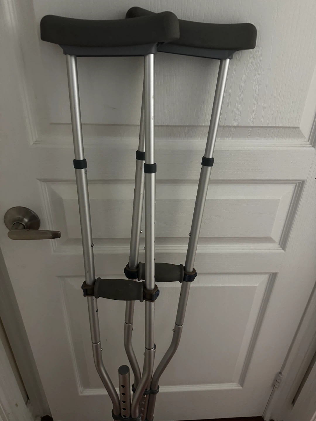 Adjustable Aluminum Underarm Crutches - photo 2