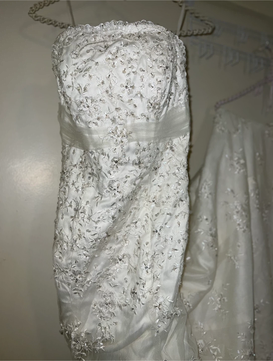 New-White Strapless Wedding Dress-size Small - photo 2