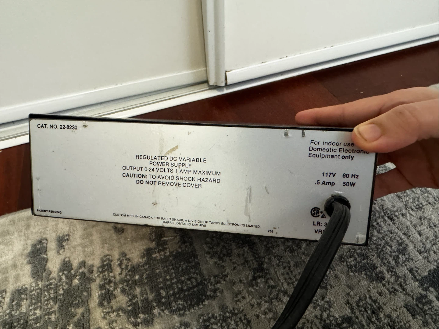 Micronta Variable DC Power Supply 22-8230 - photo 3