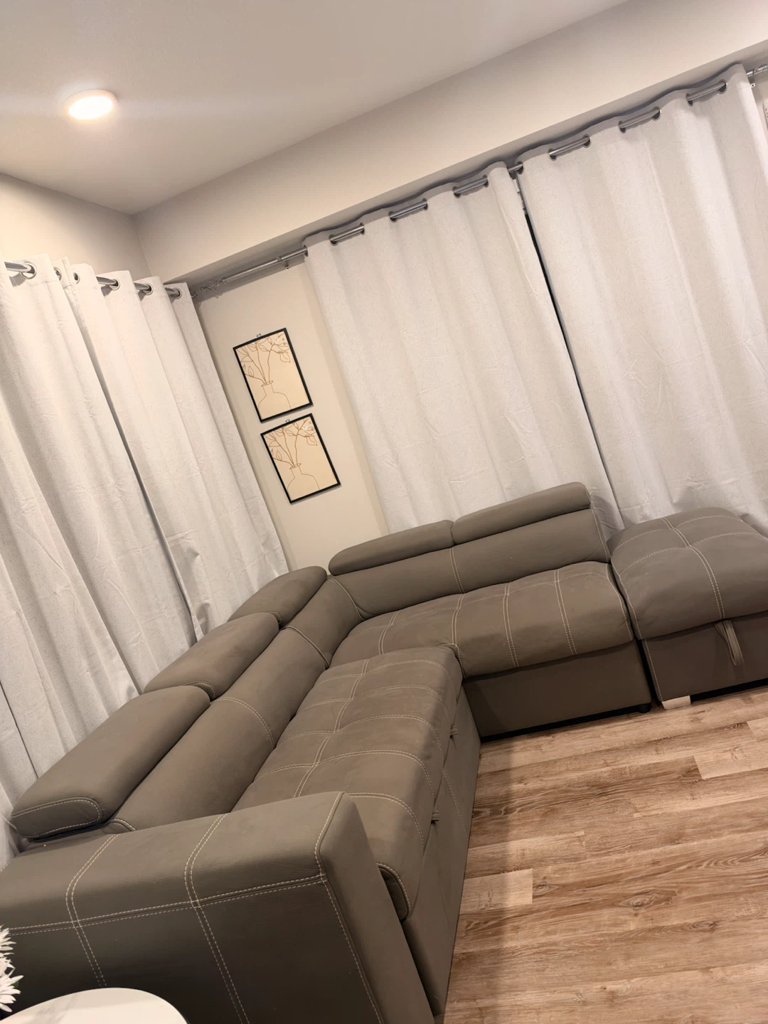 Sectional couch - photo 3