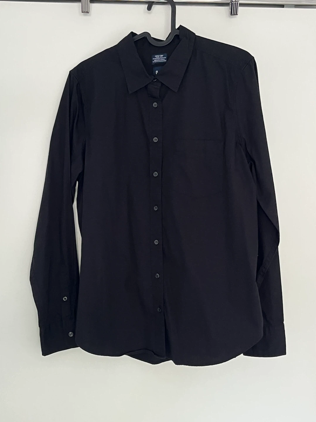 GAP Black Button