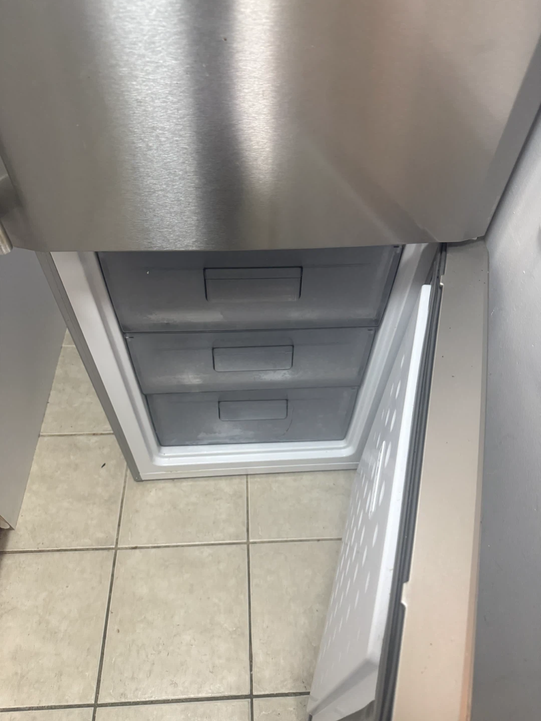 Blomberg Stainless Steel narrow Refrigerator - photo 4