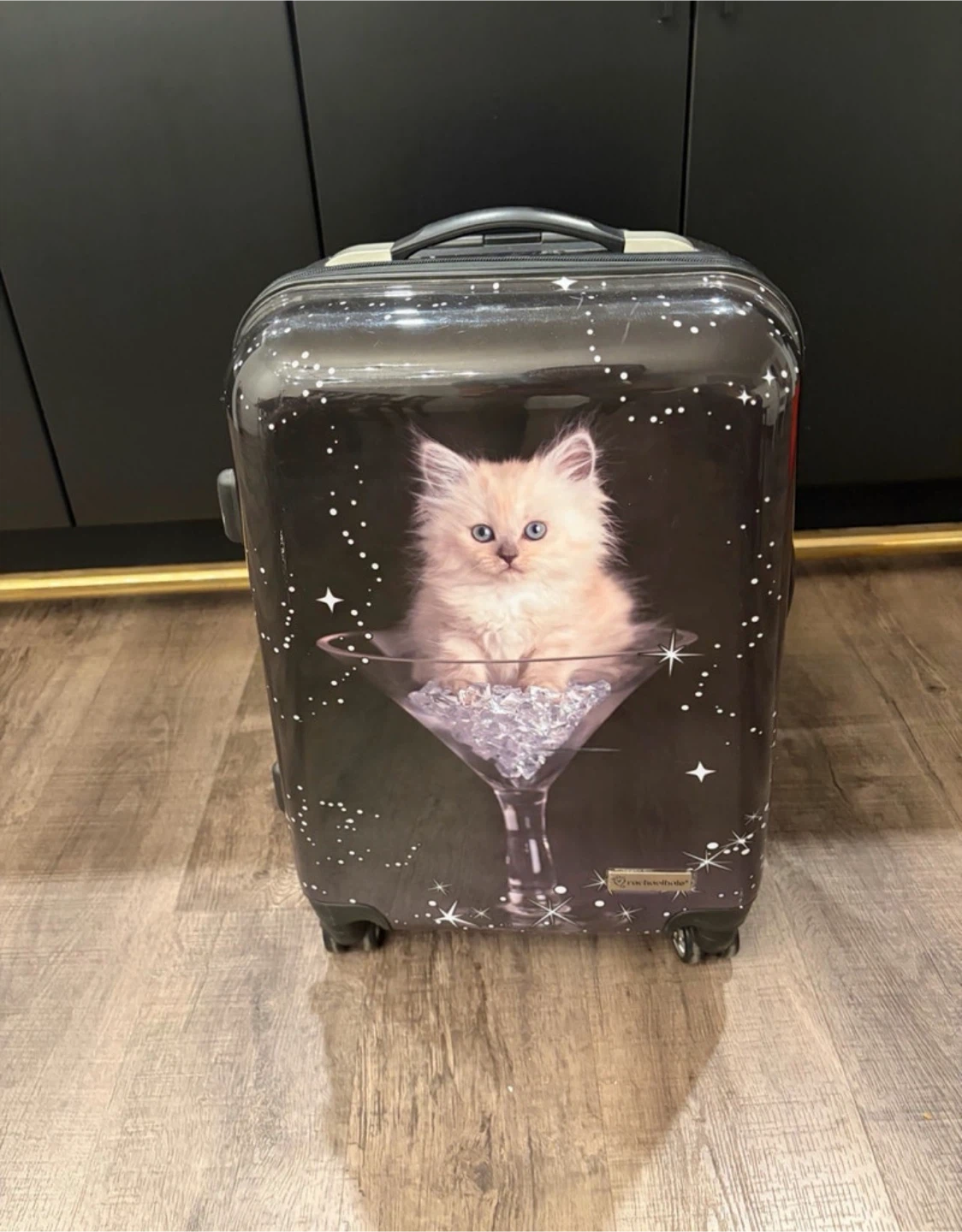 suitcase in good condition
