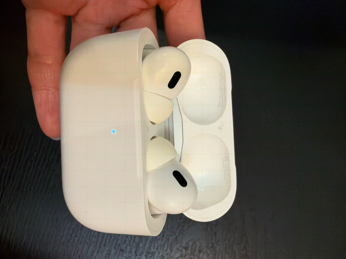 Apple AirPods Pro - photo 2