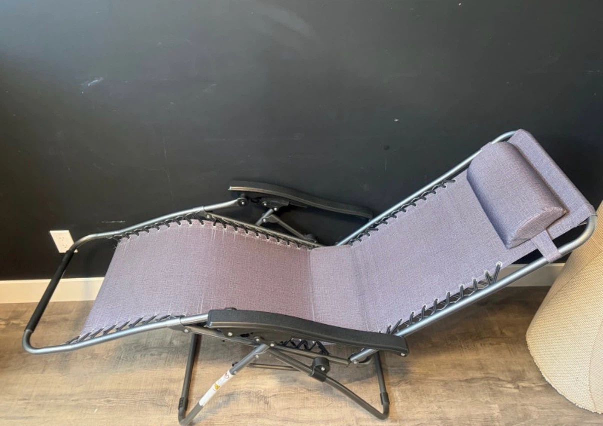 Lounge chair foldable