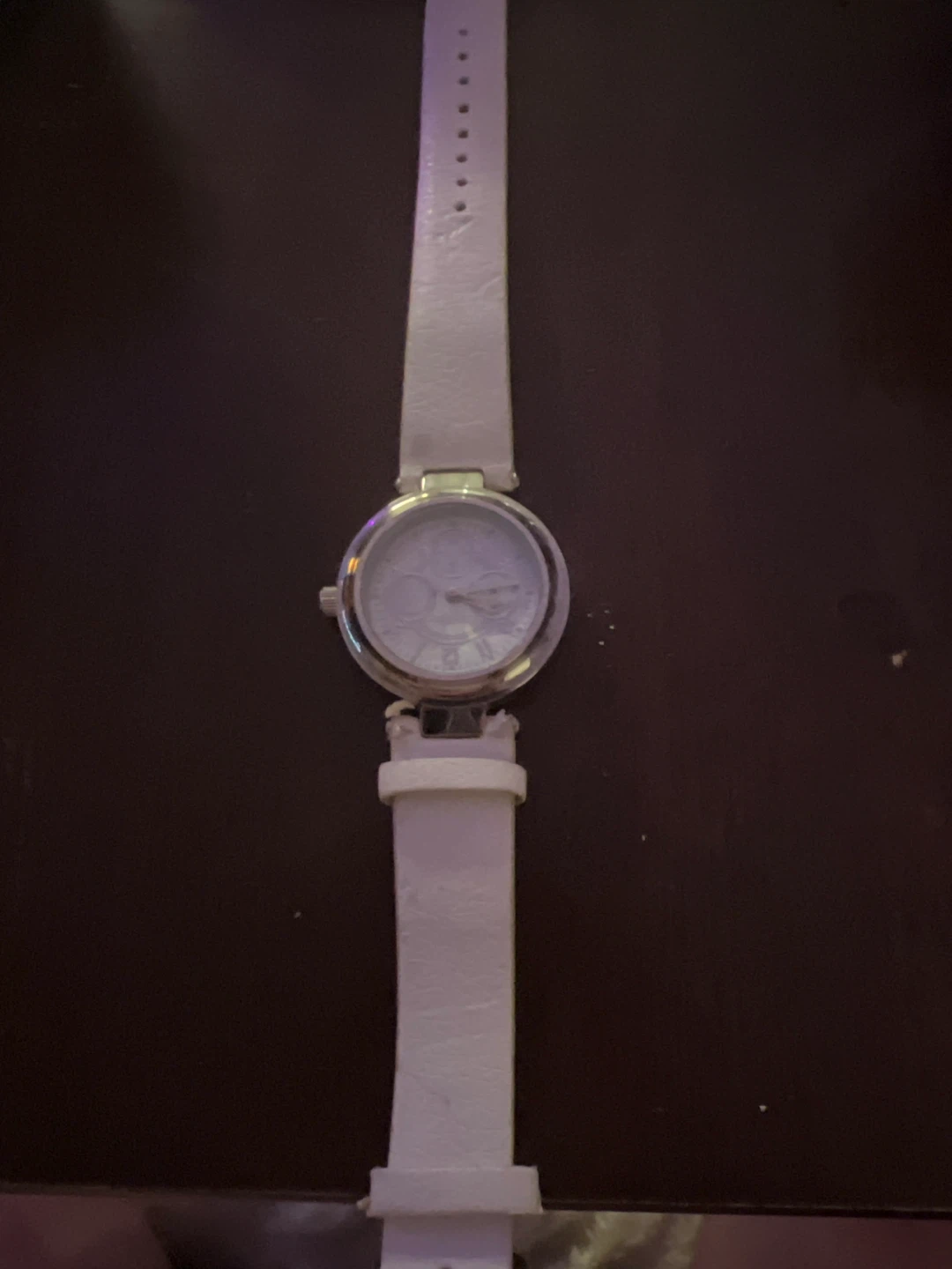 White Analog Wristwatch