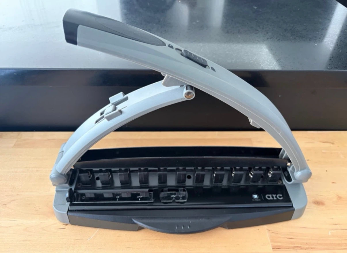Staples Arc Desktop Paper Punch