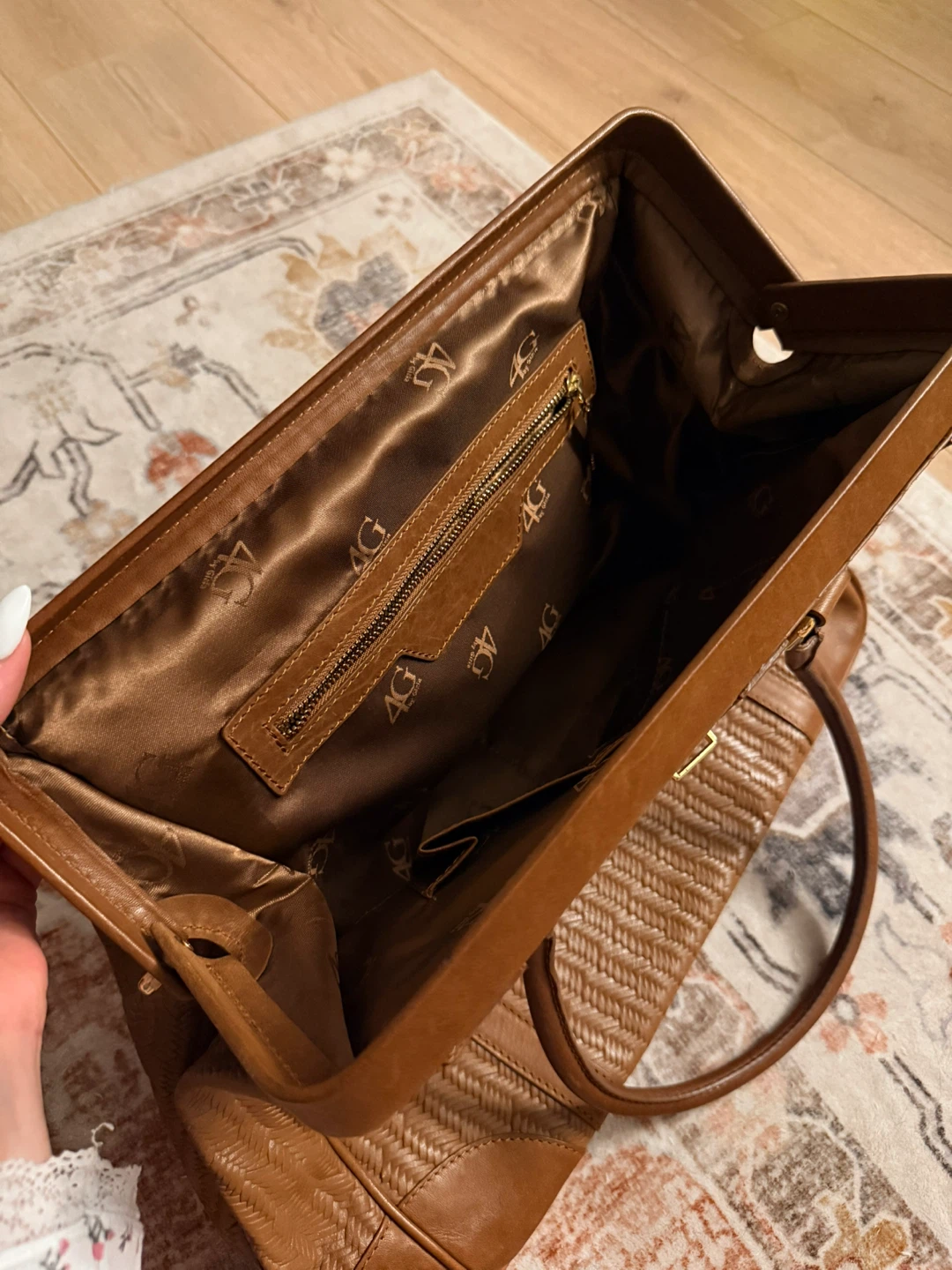 Vintage Rare 4G Handbag - photo 3