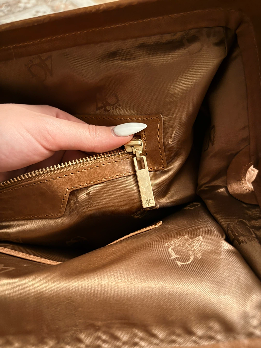 Vintage Rare 4G Handbag - photo 4