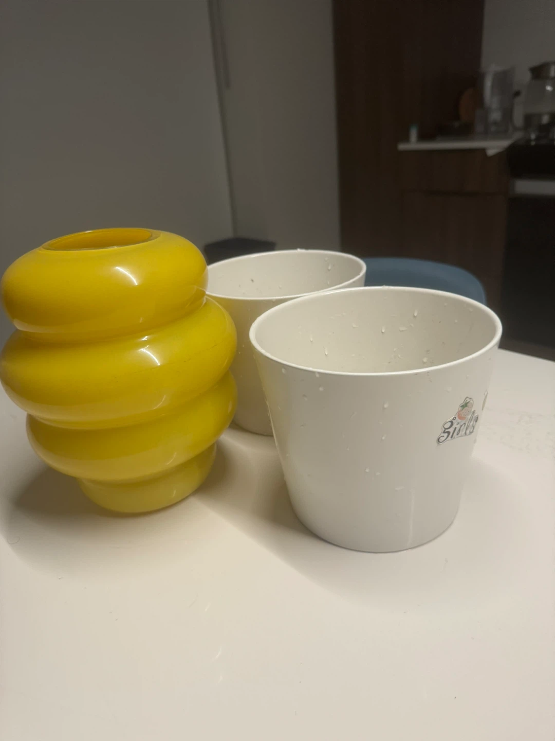 Yellow Glass Vase and Two White Planters - photo 3
